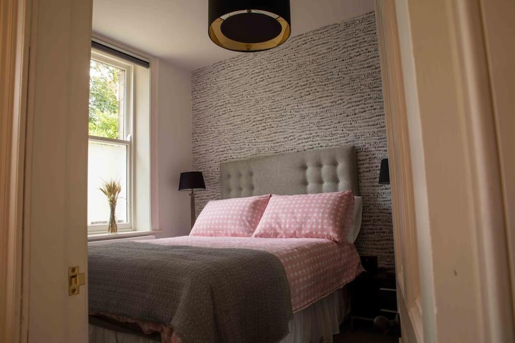 Luxury Ground Floor Flat, Uppermill, Appartamento